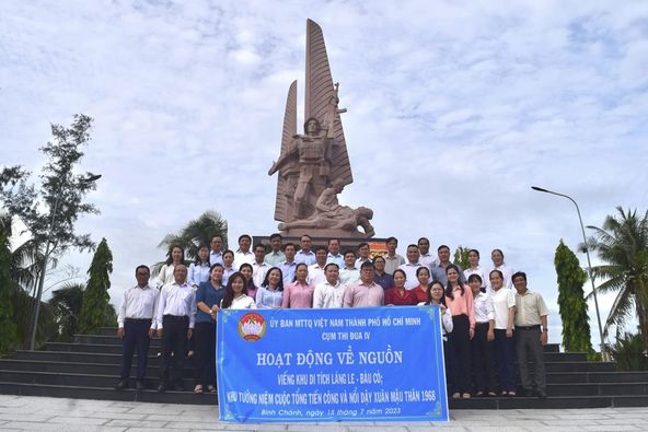 Cụm thi đua IV - Ủy ban MTTQ Việt Nam Thành phố Hồ Chí Minh dâng hương, dâng hoa tại các khu di tích huyện Bình Chánh