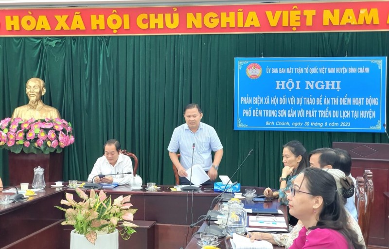 Ông Huỳnh Văn Phạm Hồng, Chủ tịch Ủy ban MTTQ Việt Nam Huyện phát biểu kết luận tại Hội nghị