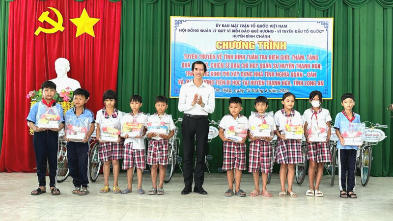 Trao học bổng